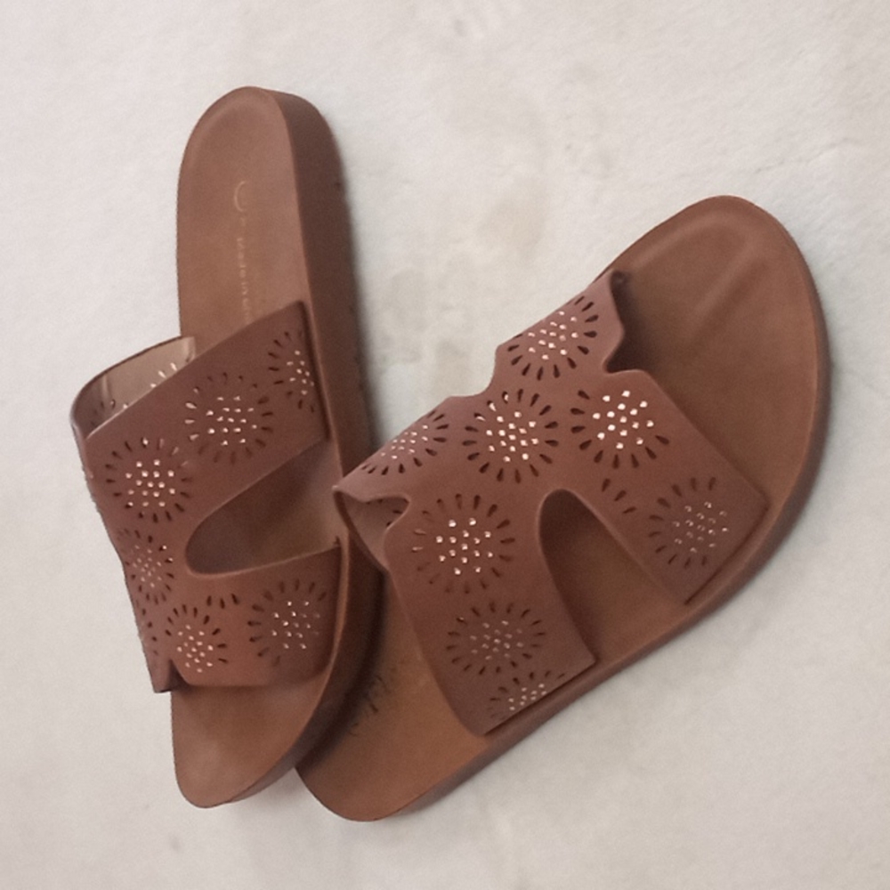 fashion sandals tan
